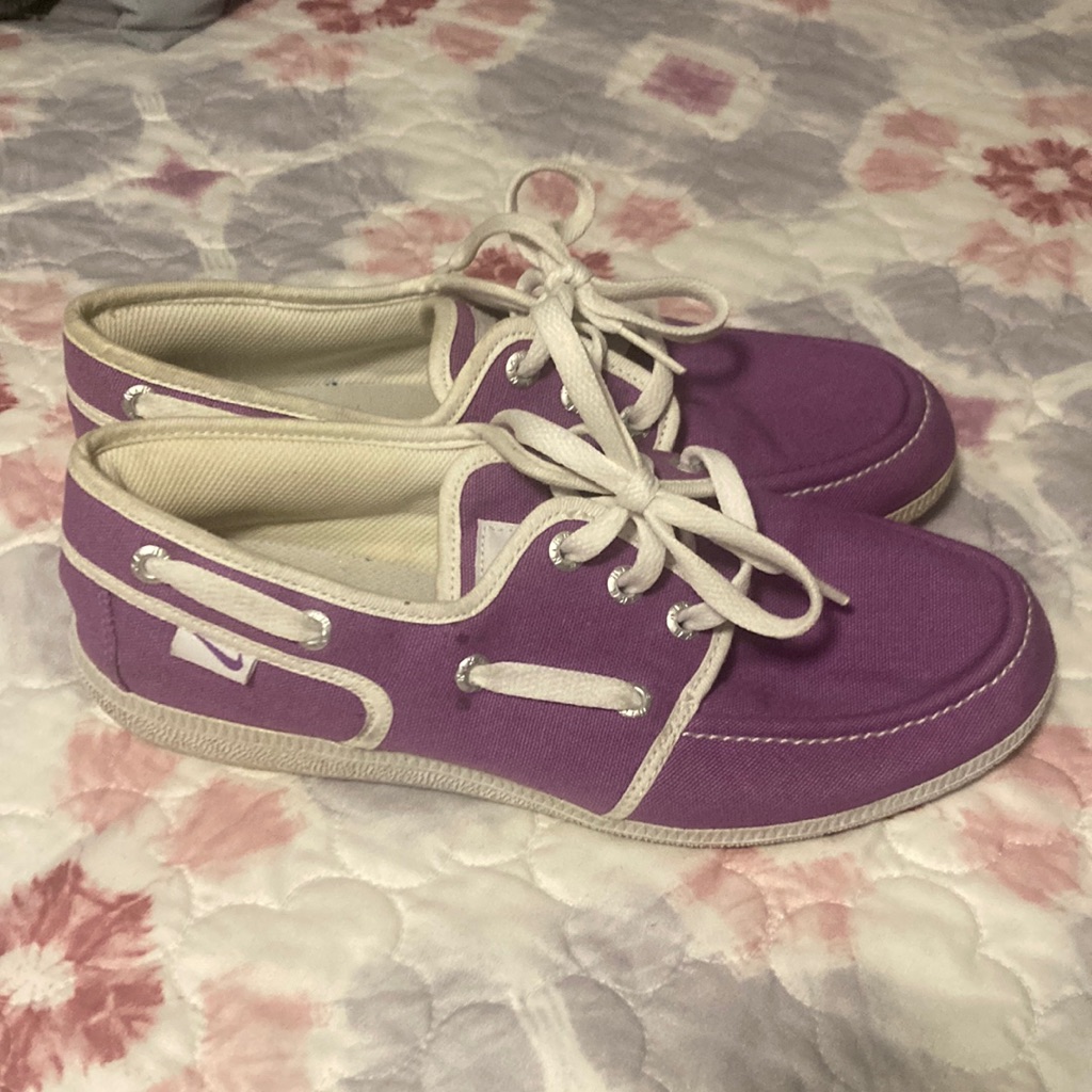 Nike Purple An White Boat Shoes, Size 8 1/2